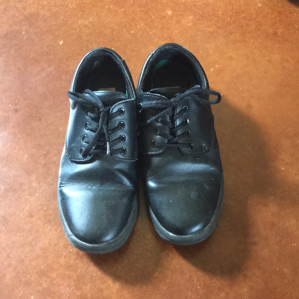 Black No-Slip work shoes